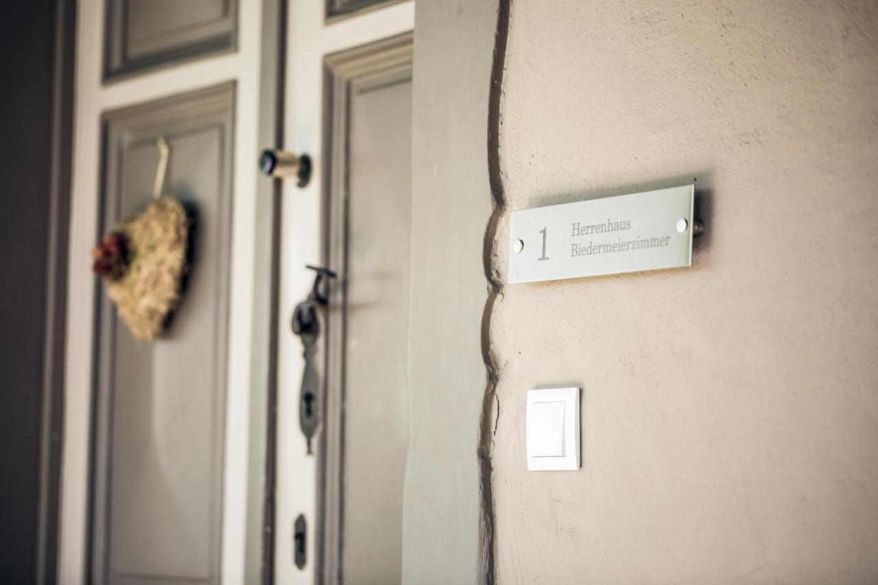 Winzarei, Weingut Tement Villa Berghausen Luaran gambar