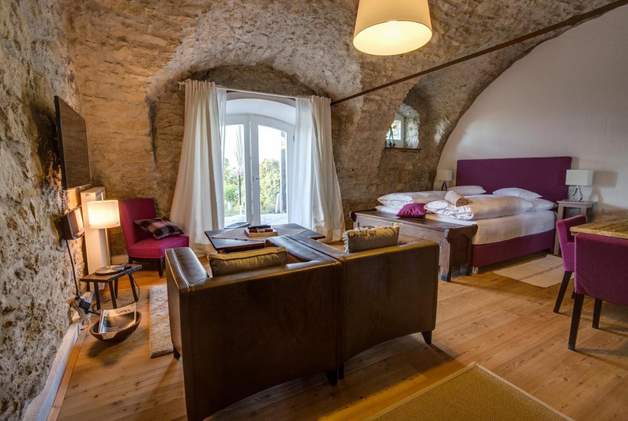 Winzarei, Weingut Tement Villa Berghausen Luaran gambar