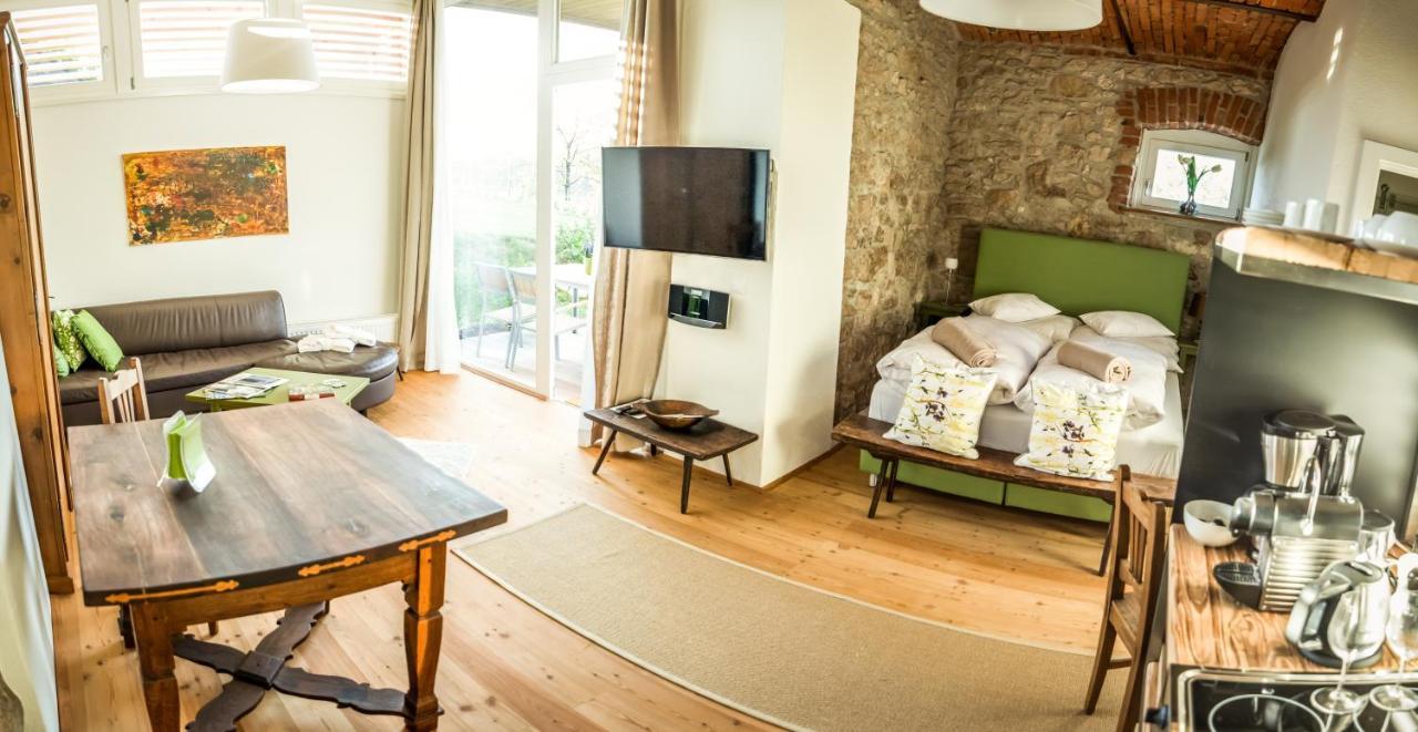 Winzarei, Weingut Tement Villa Berghausen Luaran gambar