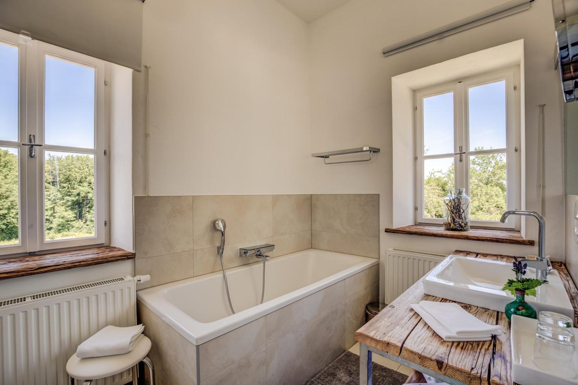 Winzarei, Weingut Tement Villa Berghausen Luaran gambar